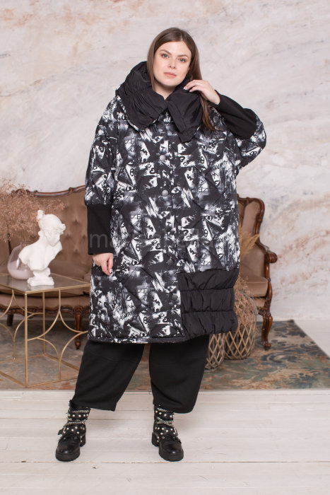 Пальто MW 2299BW Зимнее тёплое пальто - из стёганой плащёвки на подкладке из фланели, утеплитель - синтепон. Манжеты на рукавах выполнены из плотной трикотажной резинки.