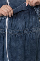 Жакет джинсовый DRK P6889BL Жакет выполнен из тонкой джинсовой ткани, подкладка - из хлопковой сетки, на рукавах - декоративная строчка. Линия талии, низ изделия и манжеты на рукавах стягиваются кулиской. Отделка - аппликация (бусины, стразы).