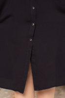 Платье-рубашка DP 70009BK Изделие выполнено из штапеля, отделка - декоративная тесьма, разноуровневые накладные карманы.