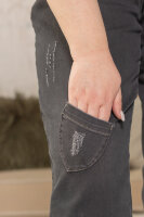 Джинсы 7/8 DP 4416BK Мягкая эластичная джинсовая ткань-варёнка с рваными потёртостями. Отделка - накладные кармашки.