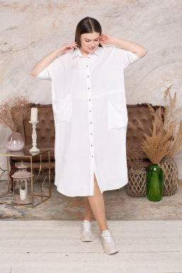 Платье-рубашка DP 70009WH Изделие выполнено из штапеля, отделка - декоративная тесьма, разноуровневые накладные карманы.