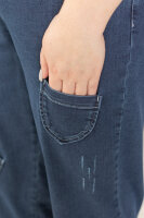 Джинсы 7/8 DP 4416BL Мягкая эластичная джинсовая ткань-варёнка с рваными потёртостями. Отделка - накладные кармашки.