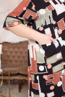 Платье-рубашка DP 70009-1MX Изделие выполнено из штапеля, отделка - декоративная тесьма, разноуровневые накладные карманы.