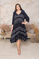 Платье La DG 2482BL Платье выполнено из трикотажной пружинящей ткани, воротник - из тафты, рукава - из тонкой трикотажной ткани.