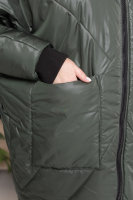 Пальто с капюшоном OLV 8113GN Пальто - из плащёвки, утеплитель - синтепон, подкладка - полиэстер 100%. Капюшон отстёгивается и стягивается кулиской, манжеты - из плотной трикотажной резинки.