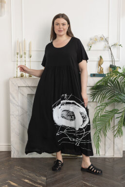 Платье DP 2840-4BK Платье выполнено из штапеля (вискоза 100%), рукава - из мягкой трикотажной ткани (вискоза 95% эластан 5%). Отделка - принт.