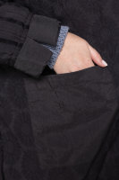 Куртка AL 224030BK Куртка выполнена из жатой плащёвки, утеплитель - синтепон, подкладка - полиэстер 100%. Отделка - вставки из микровельвета.