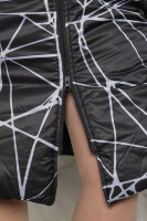 Пальто с капюшоном DP 3459BW Пальто выполнено из плащёвки (утеплитель - синтепон), подкладка - из флиса (полиэстер 100%), капюшон стягивается кулиской. 