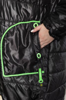Пальто с капюшоном MY 23448BK Пальто - из стёганой плащёвки (утеплитель - синтепон и флис), капюшон - отстёгивается, кулиска - понизу, в капюшоне и на рукавах.