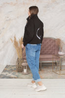 Куртка джинсовая RF 4414BK Куртка выполнена из тонкой джинсовой ткани. Отделка - вышивка, буквенный принт, необработанные края.