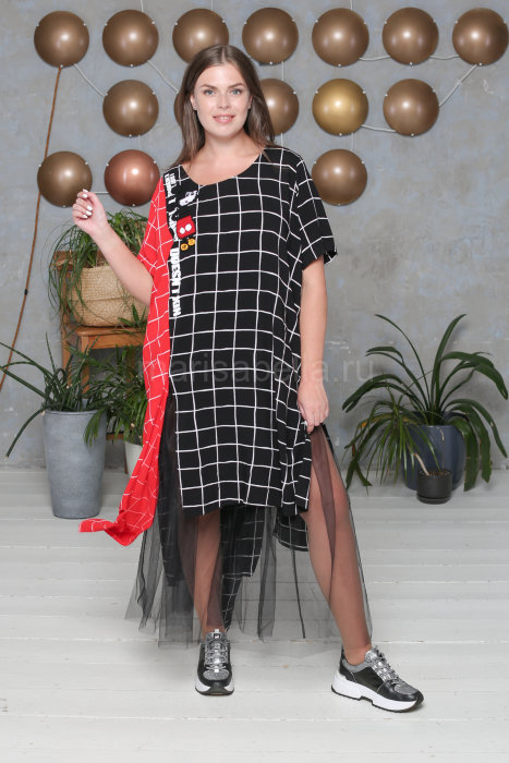 Комплект (юбка-сетка и платье-туника) DRK P5662BK Платье выполнено из штапеля (вискоза 100%), юбка-сетка - из фатина (полиамид 100%). Отделка - аппликация, буквенный принт.