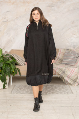 Платье DRK 2065BK Отделочная ткань выполнена из хлопка, воротник, манжеты и листочки карманов - из трикотажной резинки. Отделка - аппликация с буквенным принтом.