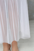 Юбка-сетка LUU 20Y0402WH Верхняя часть юбки выполнена из трикотажной ткани (вискоза 95% эластан 5%), нижняя - из сетки (фатина, вискоза 100%).