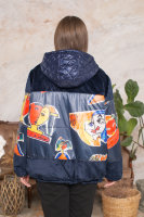 Куртка с капюшоном двусторонняя DRK 62BL Куртка выполнена из плащёвки, отделочная ткань - имитация меха, утеплитель - синтепон. Низ куртки и капюшон стягиваются кулиской.
