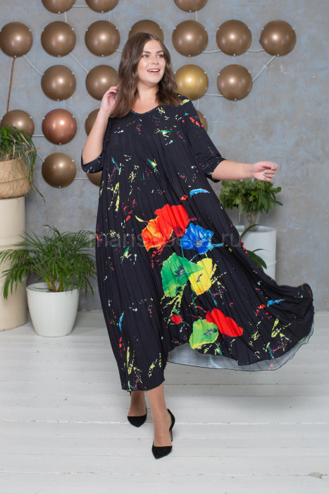 Платье CNG 1565BK Платье выполнено из ткани-гофре, отделка - цветочный принт.