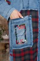 Кардиган джинсовый с капюшоном MY 20288BL Кардиган выполнен из тонкой шелковистой джинсовой ткани (тенсель) и мягкой бархатистой ткани в клетку, похожей на фланель. Отделка - аппликация с вышивкой и стразами, принт, необработанные края.