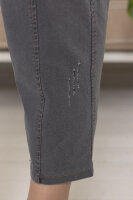 Джинсы 7/8 DP 4444GY Мягкая эластичная джинсовая ткань-варёнка с рваными потёртостями. Отделка - вышивка.