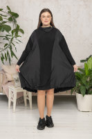 Платье PN 02BK Платье выполнено из тафты и мягкой шелковистой трикотажной ткани (масло). Низ изделия стягивается кулиской.