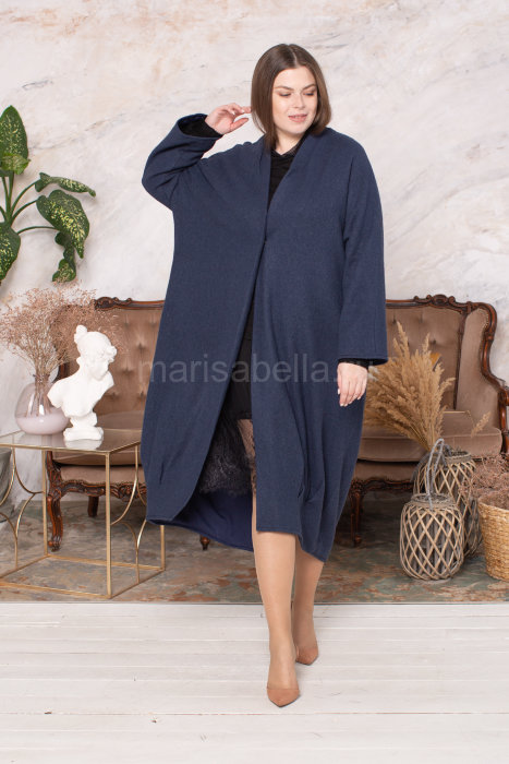 Пальто CNG 6017BL Пальто выполнено из ткани, похожей на валяную шерсть, подкладка - из трикотажной ткани.