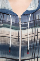 Платье-кардиган с капюшоном DRK 7620BL Платье выполнено из штапеля, вставки - из шелковистой джинсовой ткани (тенсель), капюшон стягивается кулиской, отделка - буквенный принт.