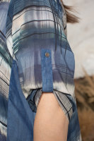Платье-кардиган с капюшоном DRK 7620BL Платье выполнено из штапеля, вставки - из шелковистой джинсовой ткани (тенсель), капюшон стягивается кулиской, отделка - буквенный принт.