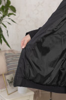 Куртка с капюшоном DV 22028BK Куртка - из двух видов плащёвки (матовой и глянцевой), утеплитель - синтепон, подкладка - полиэстер 100%, капюшон стягивается кулиской.