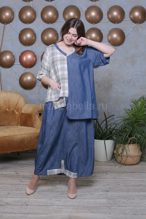 Костюм (юбка и туника) HOOK 062BL Костюм выполнен из лёгкой шелковистой джинсовой ткани.