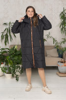 Пальто с капюшоном DV 22026BK Пальто - из стёганой плащёвки (утеплитель - синтепон), рабочие молнии по бокам.