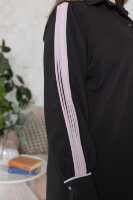 Рубашка KFY 22460BK Шёлковая ткань, вставки гофре на рукавах с аппликацией из цветной ткани. 