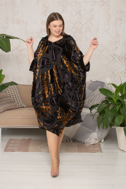 Комплект (платье с капюшоном и сарафан) DRK B1706BN Платье выполнено из шифона с бархатным накатом, манжеты и капюшон - из бархата, сарафан - из трикотажной ткани (вискоза 85% эластан 15%).
