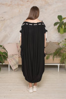 Платье H-4 01172BK Отделка - верёвочный шнурок, стягивающий горловину платья, объёмные накладные карманы, кулиска понизу изделия.