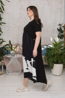 Платье DP 2386WH Платье с одним из наших любимых принтов - с ковбоями. Изделие выполнено из штапеля (вискоза 100%), лиф, спинка и рукава - из трикотажной ткани (вискоза 95% эластан 5%). 