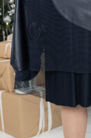 Платье MY 23445BL Платье - двухслойное, нижний слой выполнен из мягкой трикотажной ткани, верхний - сетка, расшитая заплатками из кожвинила. Отделка - каркасный воротник.