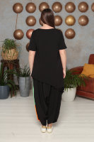 Костюм (брюки-зуавы и туника) CNG 9638BK Отделка костюма - вставки из яркой ткани (хлопок 95% эластан 5%).