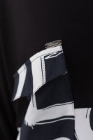 Рубашка DP 70045WH Комбинация двух тканей: штапеля (вискоза 100%) и мягкой трикотажной ткани (вискоза 95% эластан 5%). 