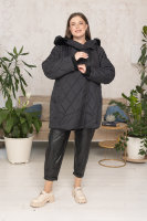 Куртка с капюшоном DV 22303BK Куртка - из стёганой плащёвки (утеплитель - синтепон), подкладка - нейлон 100%, манжеты на рукавах - из трикотажной резинки (шерсть 50% акрил 50%), отделка капюшона - искусственный мех.