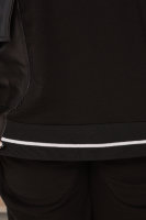 Толстовка H-4 01368BK Изделие выполнено из мягкой трикотажной ткани трёхнитка, вставки по бокам и накладные карманы - из кожвинила, горловина и низ толстовки - из трикотажной резинки, рукава связаны крупной резинкой с буквенным орнаментом. На карманах - люверсы.