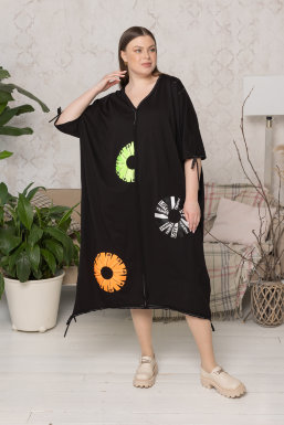 Платье CNG 1514BK Платье выполнено из мягкой трикотажной ткани. Отделка - аппликация.