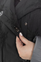 Куртка DP 3458BK Куртка - из рельефной ткани (утеплитель - синтепон), подкладка - полиэстер 100%.