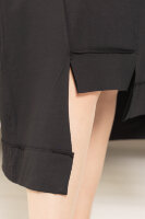 Платье DP 20026BK Мягкая трикотажная ткань-викоза, необработанные края, швы наружу. Отделка - накладной карман с лазерной перфорацией.