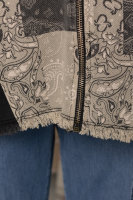 Куртка джинсовая с капюшоном LY 8032BN Куртка выполнена из плотной мягкой джинсовой ткани, капюшон - с подкладкой.