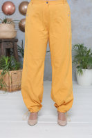 Брюки DP 902YE Хлопковые брюки с карманами, подхватом по низу и большим количеством модификаций благодаря шлейкам с двух сторон от щиколотки.