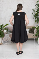 Платье H-4 02072BK Изделие выполнено из эластичной хлопковой ткани, кокетка - из мягкой трикотажной ткани, подплечники. Отделка - аппликация.