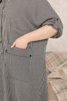 Платье-рубашка DRK B1911BW Изделие выполнено из жатой ткани, внизу по бокам стягивается кулискокой.