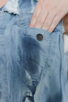 Жилет- кардиган джинсовый RF 4322BL Выполнен из мягкой джинсовой ткани неравномерного окраса с необработанными краями. 