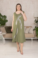 Комплект (платье из шифона и сарафан) DP 20018GN Платье - из шифона (пр-во Италия), сарафан - из мягкой трикотажной ткани (вискоза 95% эластан 5%). Впереди сбоку у платья - кулиска, на сарафане - серебристый принт. 