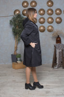 Пальто с капюшоном MQ 097230BK Пальто - из плащёвки, подкладка - 100% полиэстер, утеплитель - тонкий слой синтепона. Капюшон и манжеты отстёгиваются.